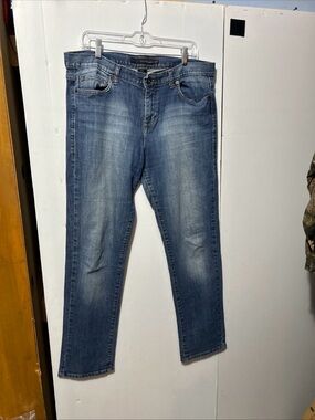 Calvin Klein Women's Straight Leg Faded Blue Jeans